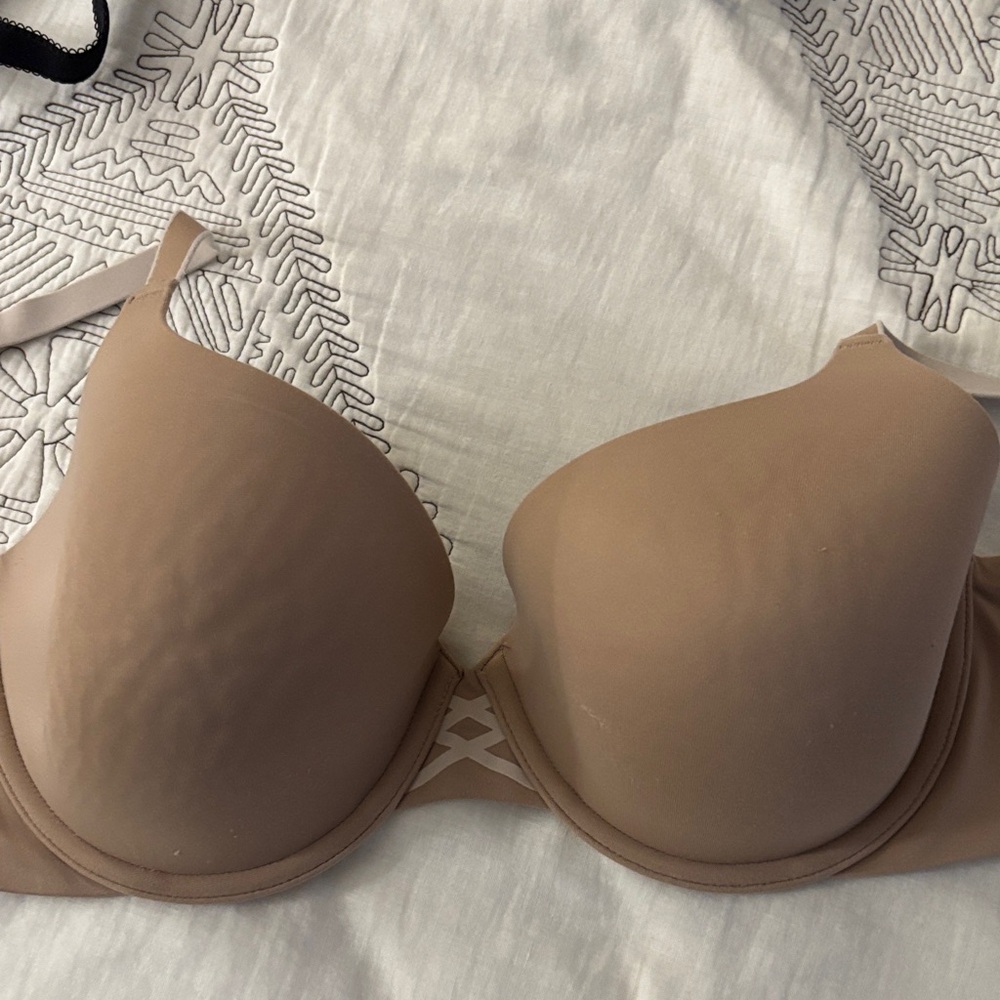 Everyday Smooth Nude T-Shirt Bra - Womens Intimates